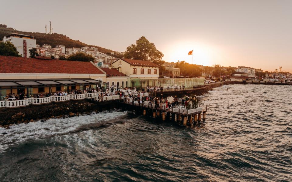 Pier Weddings